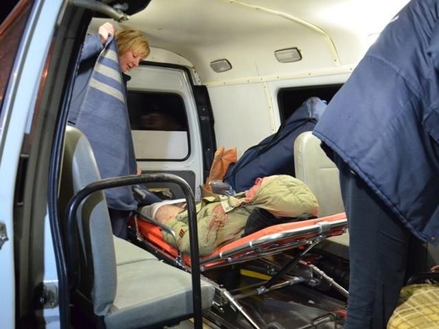 Під час сутичок у Миколаєві постраждало щонайменше 10 людей (Фото) Під час сутичок у Миколаєві постраждало щонайменше 10 людей (Фото)