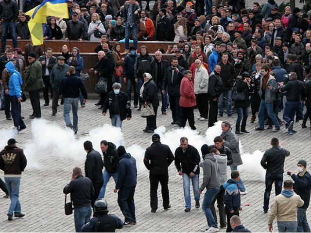 48 людей постраждали під час сутичок у Харкові 48 людей постраждали під час сутичок у Харкові