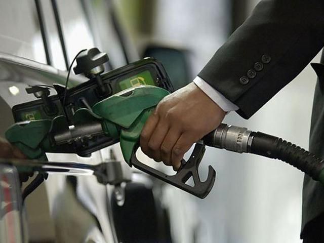 Антимонопольный комитет рекомендовал операторам АЗС снизить цены на топливо