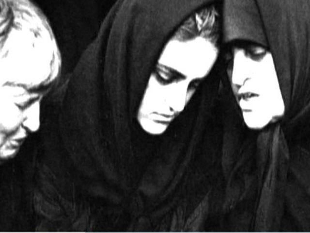 9 апреля советские войска жестоко разогнали мирную демонстрацию в Тбилиси 9 апреля советские войска жестоко разогнали мирную демонстрацию в Тбилиси