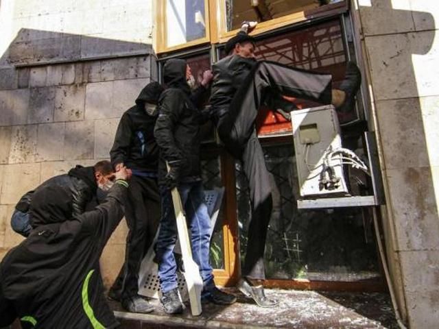 "Туристи Путіна" перемістилися з Криму у східні області "Туристи Путіна" перемістилися з Криму у східні області