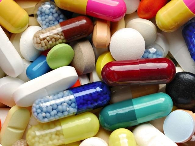 Импорт лекарств в Украину приостановлено из-за неопределенности с НДС