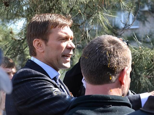 "Правий сектор" взяв на себе відповідальність за "яєчну розправу" над Царьовим "Правий сектор" взяв на себе відповідальність за "яєчну розправу" над Царьовим