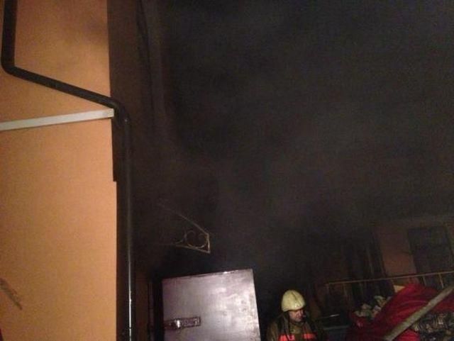 Возгорание в офисе КПУ в Киеве тушили более 10 пожарных машин