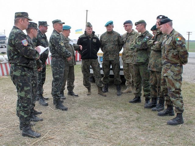 Россияне снова не пустили в Крым международных наблюдателей Россияне снова не пустили в Крым международных наблюдателей