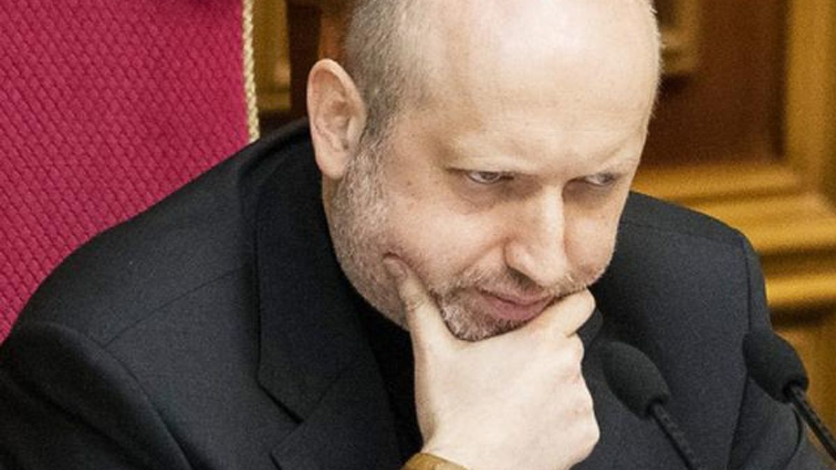 Турчинов пообіцяв не переслідувати сепаратистів, які складуть зброю і залишать адмінбудівлі Турчинов пообіцяв не переслідувати сепаратистів, які складуть зброю і залишать адмінбудівлі