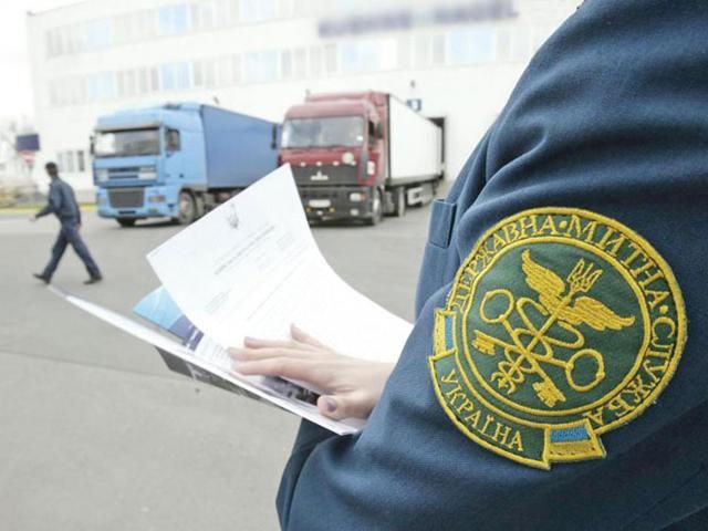 23 крымских таможенника хотят работать на материковой Украине