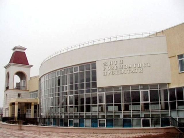 Директора единственной в Крыму украинской школы-гимназии вынудили уволиться Директора единственной в Крыму украинской школы-гимназии вынудили уволиться