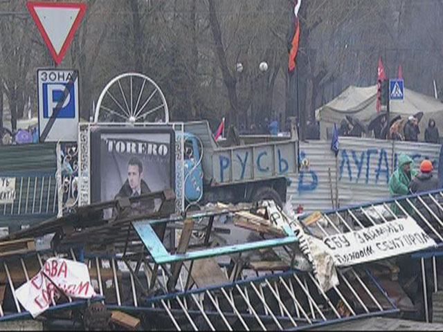 Заворушення в Луганську: Вимоги федералізації і мітинг майданівців