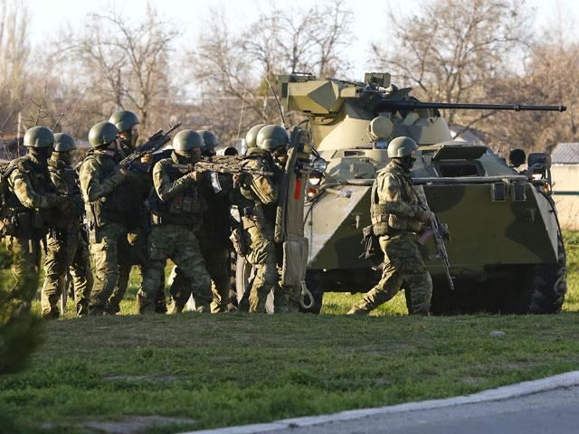 Росія виводить військових з Криму і переправляє туди нафту, — Тимчук