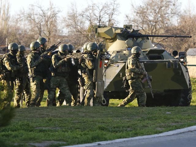 Россия выводит войска из Крыма и переправляет туда нефть, - Тимчук Россия выводит войска из Крыма и переправляет туда нефть, - Тимчук