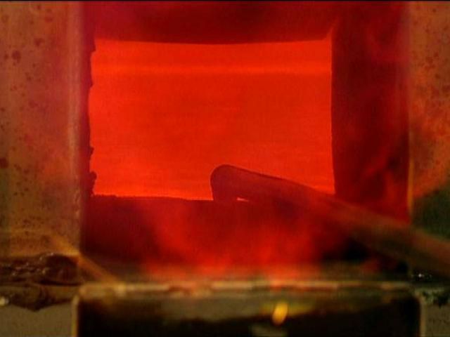 Як виробляють одне з найдивніших субстанцій – скло? Як це працює? Як виробляють одне з найдивніших субстанцій – скло? Як це працює?