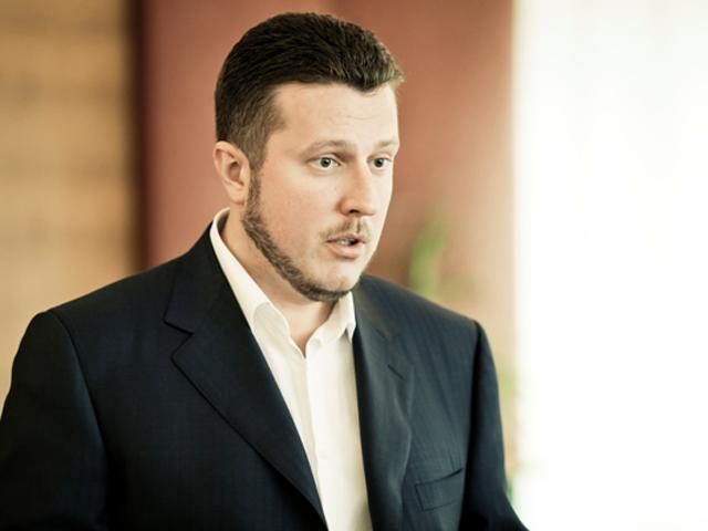 Яценко, який пішов від регіоналів через Євромайдан, повернувся у фракцію Яценко, який пішов від регіоналів через Євромайдан, повернувся у фракцію