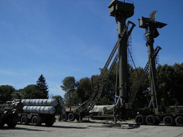 На Чернігівщині біля зенітної ракетної частини затримали диверсанта