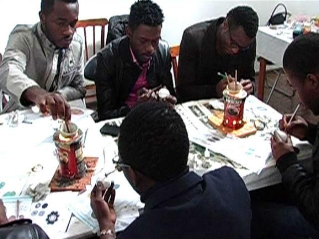 В Івано-Франківську розмальовувати писанки вчились навіть іноземці з Анголи В Івано-Франківську розмальовувати писанки вчились навіть іноземці з Анголи