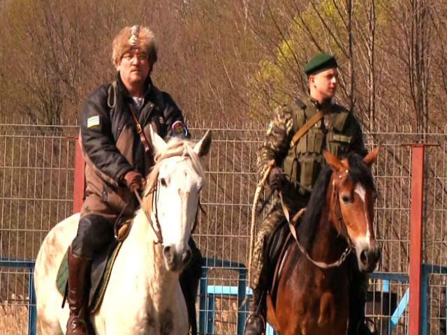 Пограничники и добровольцы совместно охраняют украинский-белорусскую границу