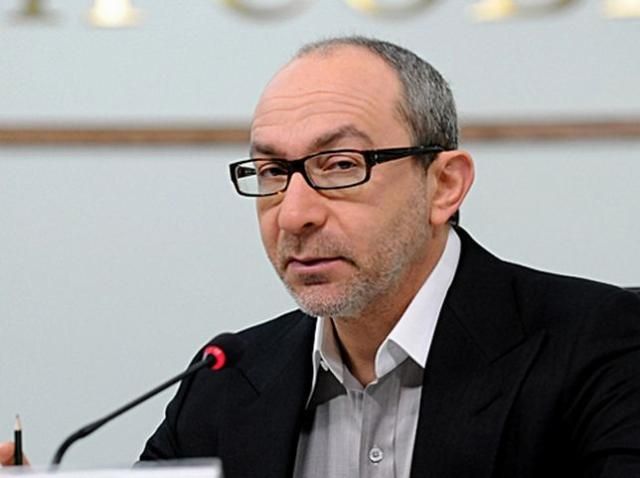 Кернес закликав людей з георгіївськими стрічками "не баламутити ситуацію" Кернес закликав людей з георгіївськими стрічками "не баламутити ситуацію"