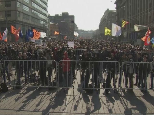 В Москве активисты протестовали против лжи телеканалов о событиях в Украине