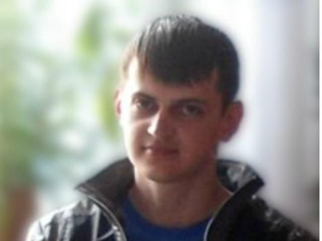 У Слов'янську викрали хлопця, який знімав на відео сепаратистів біля СБУ У Слов'янську викрали хлопця, який знімав на відео сепаратистів біля СБУ