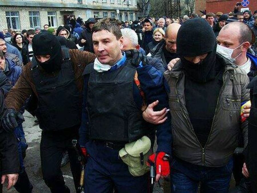 Аваков хочет наградить горловских правоохранителей орденами "За мужество" Аваков хочет наградить горловских правоохранителей орденами "За мужество"