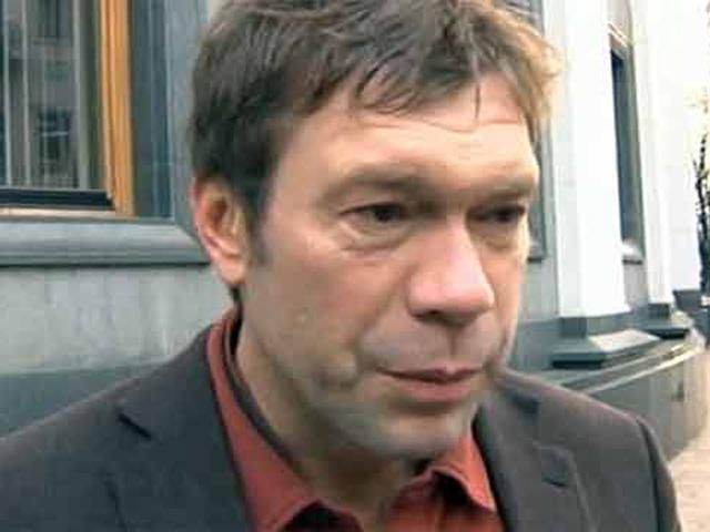 Люди продолжают ждать пока выйдет Царев Люди продолжают ждать пока выйдет Царев