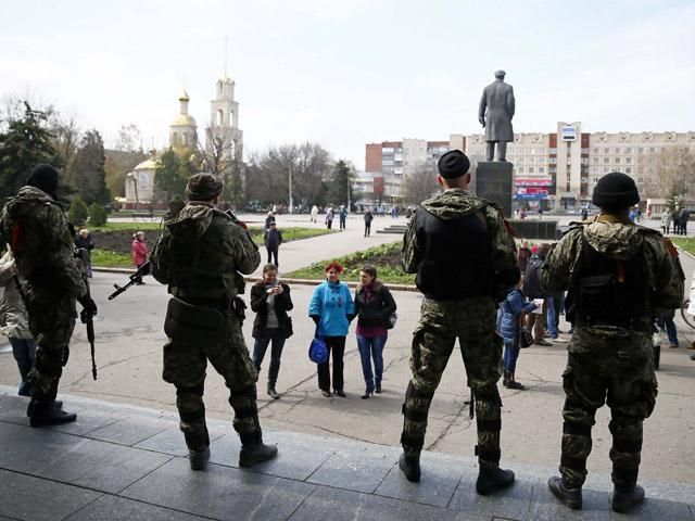 У Слов'янську збройні сутички, на місто їдуть БТРи, — ЗМІ