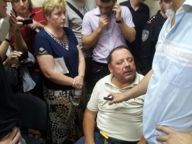 Суд розпочав розгляд апеляції на арешт скандального Мельника Суд розпочав розгляд апеляції на арешт скандального Мельника