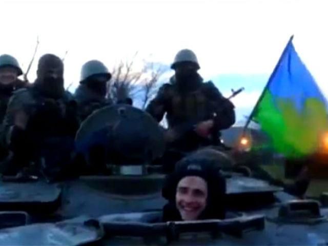 У Слов'янськ увійшли 20 БТР-ів і військові, — очевидці У Слов'янськ увійшли 20 БТР-ів і військові, — очевидці