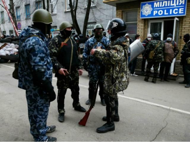 Российские диверсанты получили сигнал на уход из Славянска, - Тимчук Российские диверсанты получили сигнал на уход из Славянска, - Тимчук