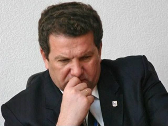 Куніцин каже, що Міноборони не бажає вводити надзвичайний стан Куніцин каже, що Міноборони не бажає вводити надзвичайний стан