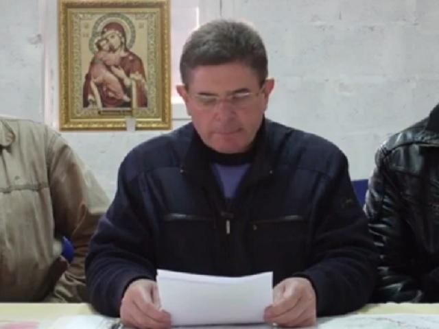 Самопровозглашенный "президент Юго-Восточной Украины" ввел конституцию 1996 (Видео) Самопровозглашенный "президент Юго-Восточной Украины" ввел конституцию 1996 (Видео)