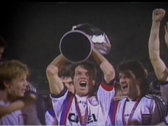 Зірки футболу: Юрген Клінсман Зірки футболу: Юрген Клінсман