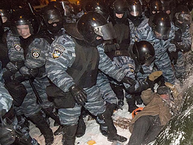 Россия заплатит "беркутовцам", которые разгоняли Евромайдан Россия заплатит "беркутовцам", которые разгоняли Евромайдан