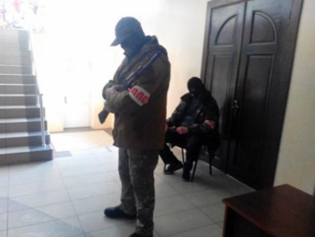 Горсовет в Донецке захватил "Оплот", — СМИ Горсовет в Донецке захватил "Оплот", — СМИ