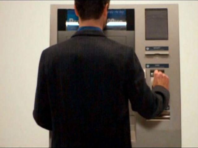 Банкомат – надійна, міцна та розумна машина. Як він працює? Банкомат – надійна, міцна та розумна машина. Як він працює?