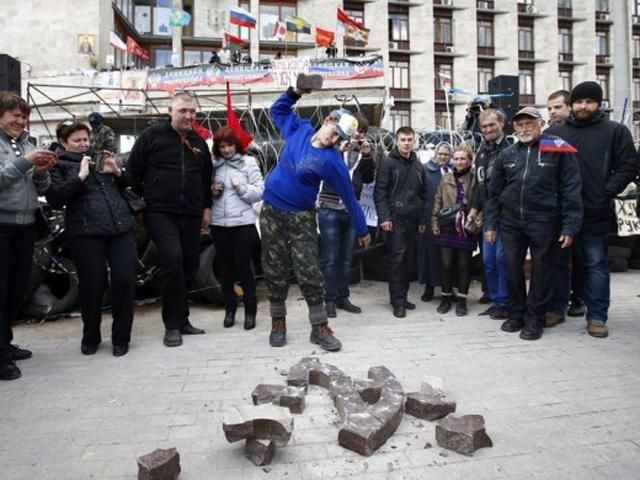 Восток Украины сейчас переживает двойное разочарование, – политический эксперт