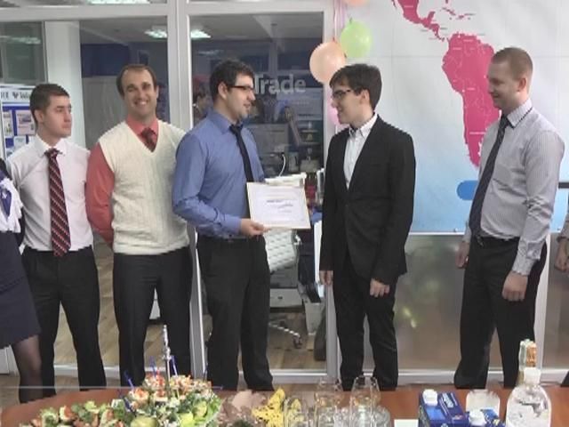 TeleTrade наградил еще одного победителя "Школы миллионера" TeleTrade наградил еще одного победителя "Школы миллионера"