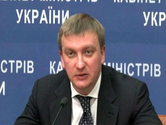 Правительство планирует ужесточить ответственность чиновников за коррупционные действия Правительство планирует ужесточить ответственность чиновников за коррупционные действия