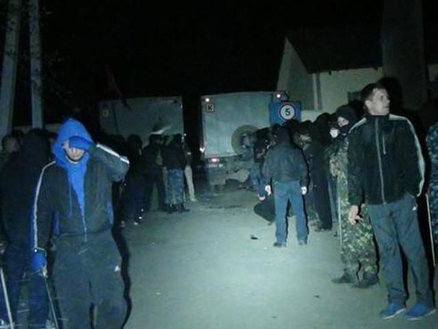 Військові правомірно застосували зброю під час штурму в/ч в Маріуполі, — ГПУ Військові правомірно застосували зброю під час штурму в/ч в Маріуполі, — ГПУ