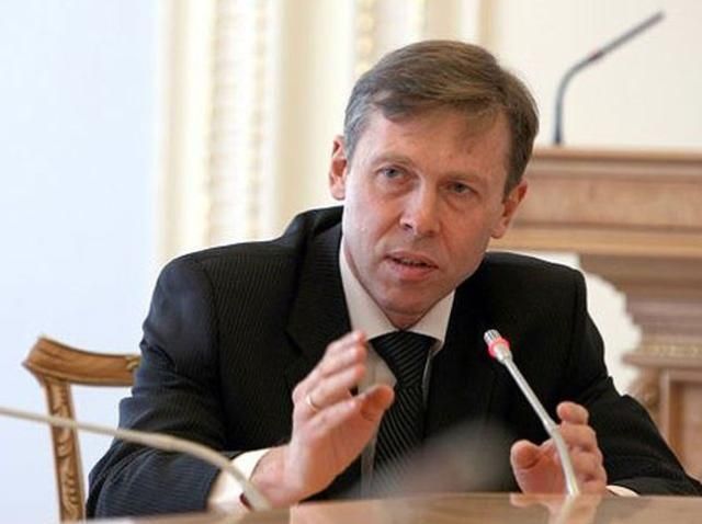 Головний крадій Янукович пішов, а всі інші залишились сидіти на своїх місцях, — Соболєв Головний крадій Янукович пішов, а всі інші залишились сидіти на своїх місцях, — Соболєв