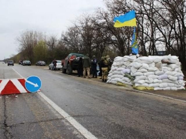 На під'їздах до Запоріжжя зводять блокпости На під'їздах до Запоріжжя зводять блокпости