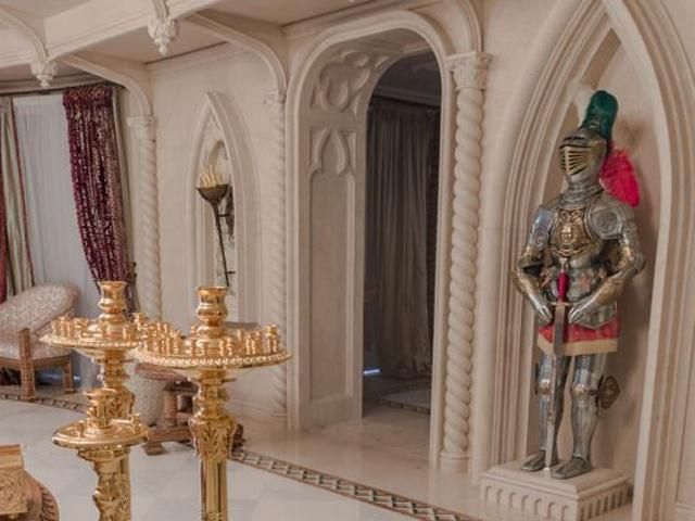 Только шторы Януковича стоили 229 тысяч евро (Документ) Только шторы Януковича стоили 229 тысяч евро (Документ)