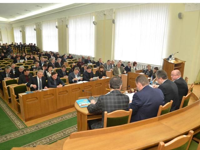 Луганська облрада наполягає на проведені референдуму щодо устрою України