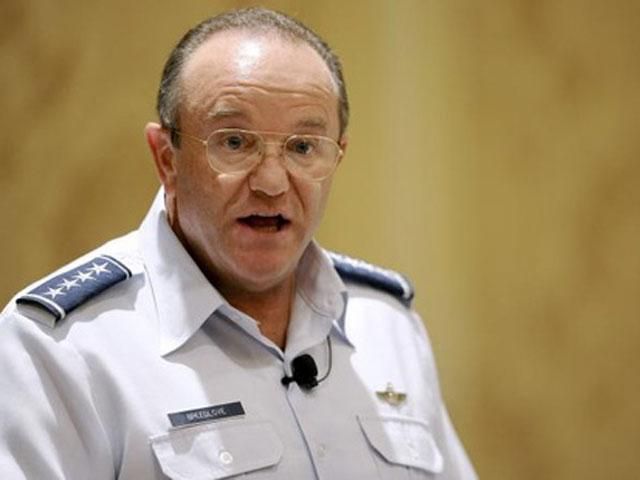 Генерал НАТО аргументував присутність російських військових на сході України Генерал НАТО аргументував присутність російських військових на сході України