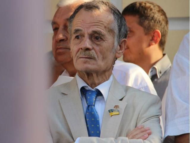 Джемілєва таки впустили в Крим Джемілєва таки впустили в Крим