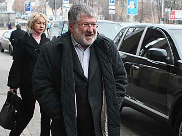 Коломойський виплатив військовим, які відбили напад сепаратистів, півмільйона гривень Коломойський виплатив військовим, які відбили напад сепаратистів, півмільйона гривень