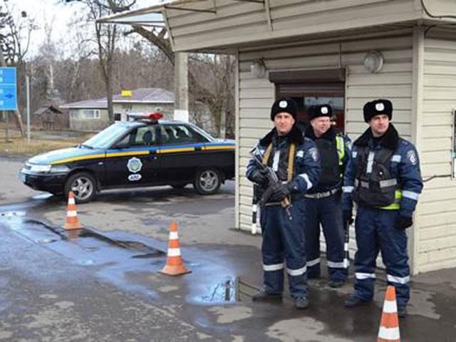 На сході України ДАІ посилено патрулює дороги На сході України ДАІ посилено патрулює дороги