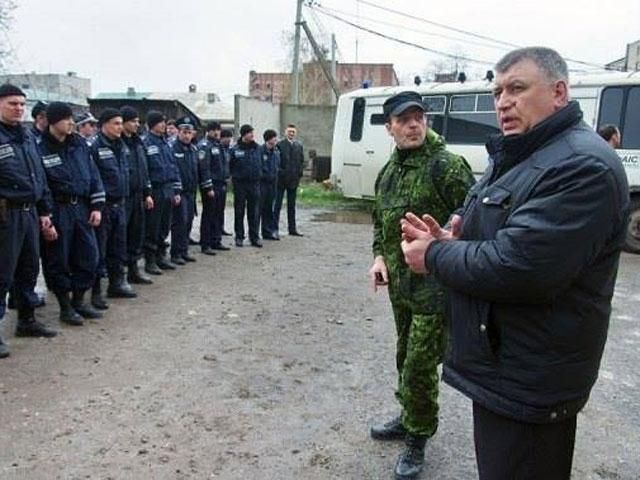 Сепаратисти в Горлівці не покинуть міськвідділок без "особливого розпорядження з центру" Сепаратисти в Горлівці не покинуть міськвідділок без "особливого розпорядження з центру"
