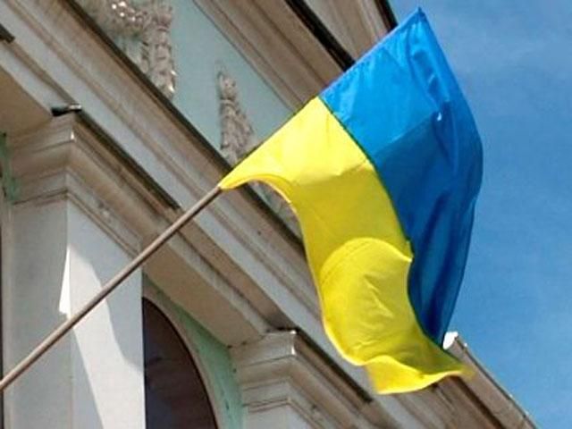 У Сімферополі на будівлі Меджлісу вивісили український прапор, поліція вже навідувалася У Сімферополі на будівлі Меджлісу вивісили український прапор, поліція вже навідувалася