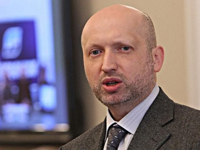 Влада зацікавлена у місцевому самоврядуванні і внесе зміни до Конституції, — Турчинов Влада зацікавлена у місцевому самоврядуванні і внесе зміни до Конституції, — Турчинов